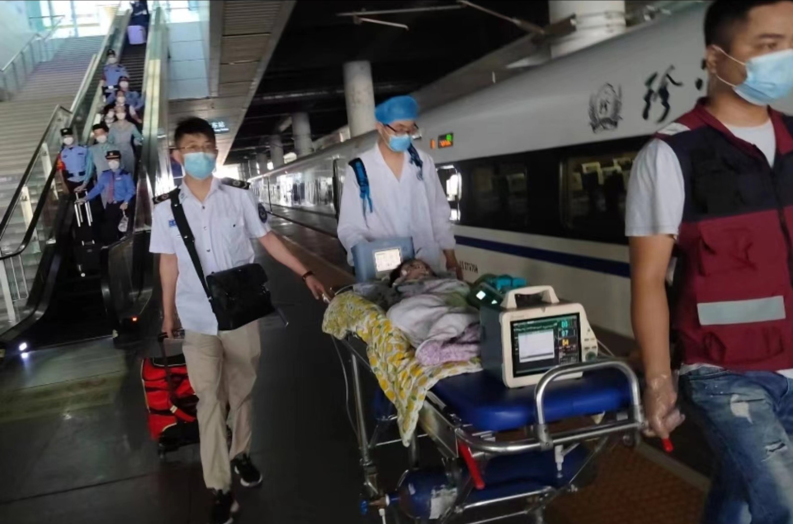 开江县高铁转运公司